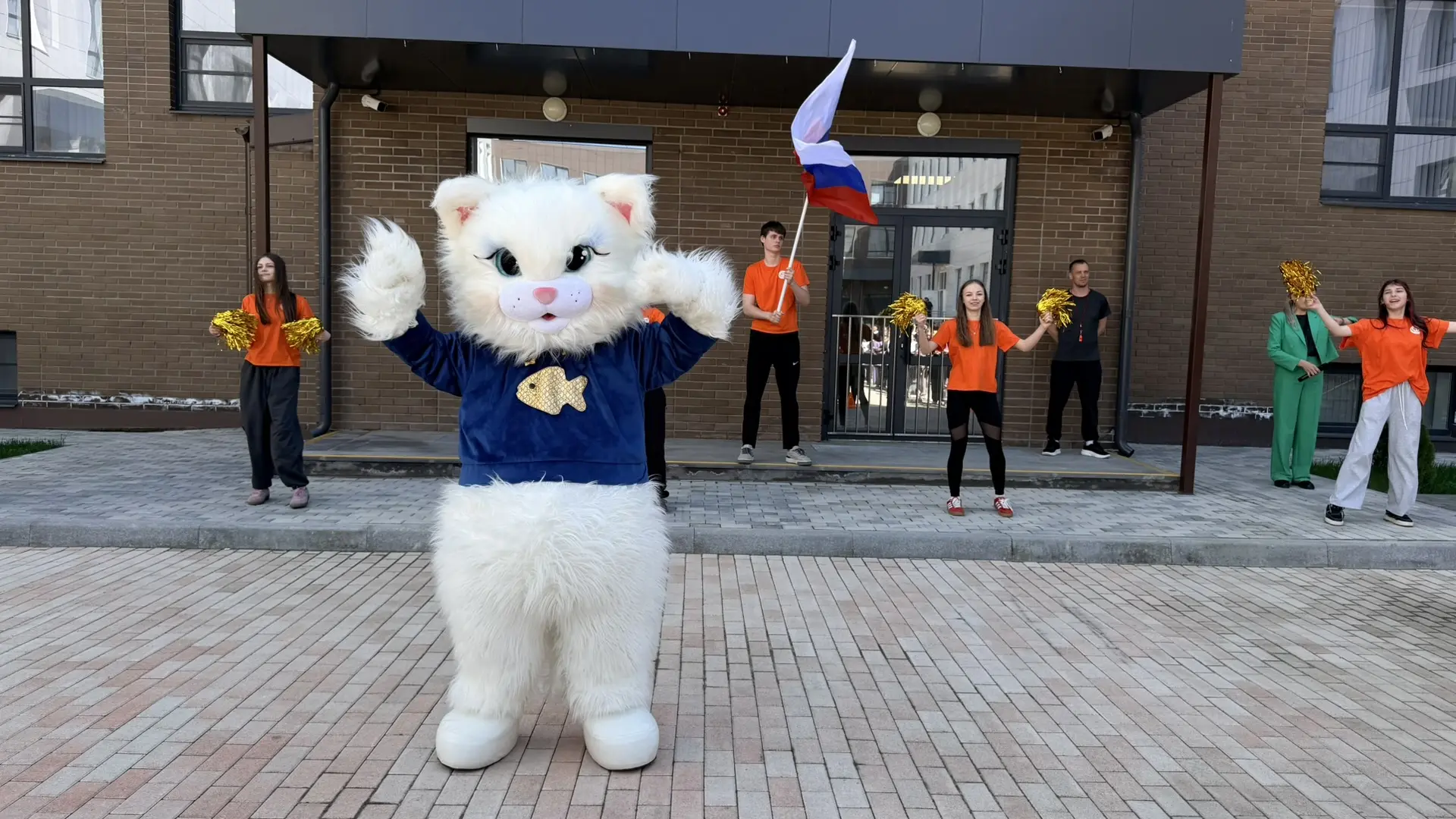 Энергия на весь день: три школьные зарядки во дворе школы №47!💪🏃‍♂️🤸.